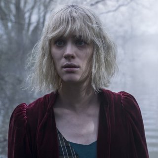Mackenzie Davis stars as Kate in Universal Pictures' The Turning (2020)