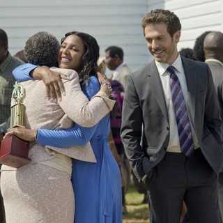 Toni Braxton stars as Nina and David Julian Hirsh stars as Jacob in Lifetime's Twist of Faith (2013)