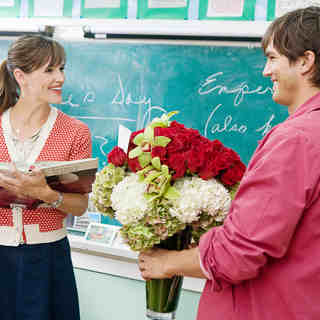 Jennifer Garner stars as Julia Fitzpatrick and Ashton Kutcher stars as Reed Bennett in New Line Cinema's Valentine's Day (2010)