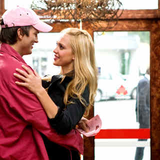 Ashton Kutcher stars as Reed Bennett and Jessica Alba stars as Morley Clarkson in New Line Cinema's Valentine's Day (2010)