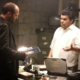 Jason Statham as Jack Crawford and Luis Guzman as Benny in Lions Gate Films' War (2007)