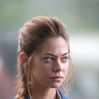Analeigh Tipton stars as Nora in Summit Entertainment's Warm Bodies (2013)