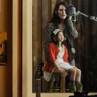 Julianne Moore stars as Susanna and Onata Aprile stars as Maisie in Millennium Entertainment's What Maisie Knew (2013)