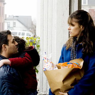 Mark Ruffalo stars as Brian and Amanda Peet stars as Stacy in Yari Film Group's What Doesn't Kill You (2009)