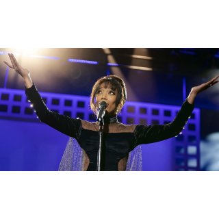 Whitney Houston: I Wanna Dance With Somebody Picture 3