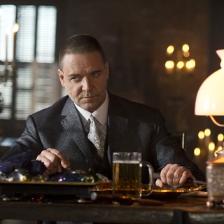 Russell Crowe stars as Pearly Soames in Warner Bros. Pictures' Winter's Tale (2014)