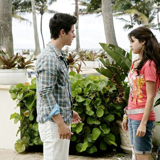 David Henrie stars as Justin Russo and Selena Gomez stars as Alex Russo in Disney Channel's Wizards of Waverly Place: The Movie (2009)