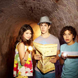 Selena Gomez, David Henrie and Jake T. Austin in Disney Channel's Wizards of Waverly Place: The Movie (2009)