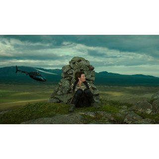 Woman At War Picture 10