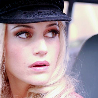 Women In Trouble Picture 2