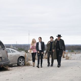 Zoey Deutch, Emma Stone, Jesse Eisenberg and Woody Harrelson in Sony Pictures' Zombieland: Double Tap (2019)