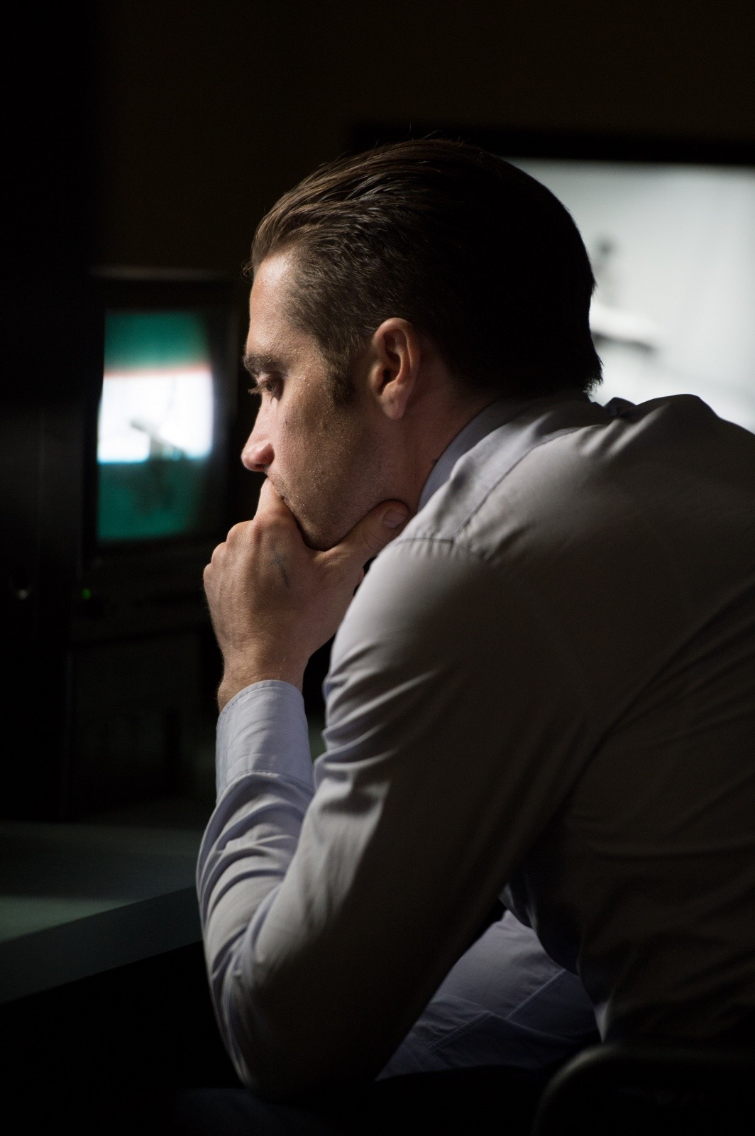 Jake Gyllenhaal stars as Detective Loki in Warner Bros. Pictures' Prisoners (2013)