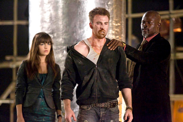 Camilla Belle, Chris Evans and Djimon Hounsou in Summit Entertainment's Push (2009)