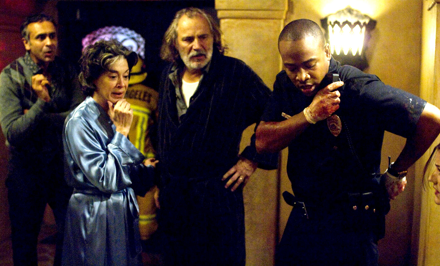 Elaine Kagan, Rade Serbedzija and Columbus Short in Screen Gems' Quarantine (2008)