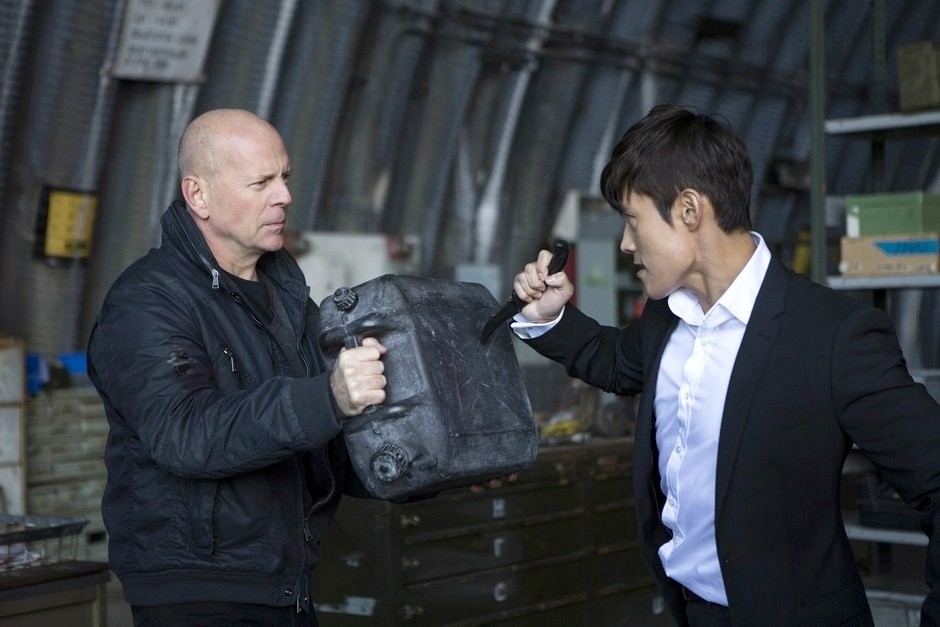 Bruce Willis stars as Frank and Lee Byung-hun stars as Han Cho Bai in Summit Entertainment's Red 2 (2013)