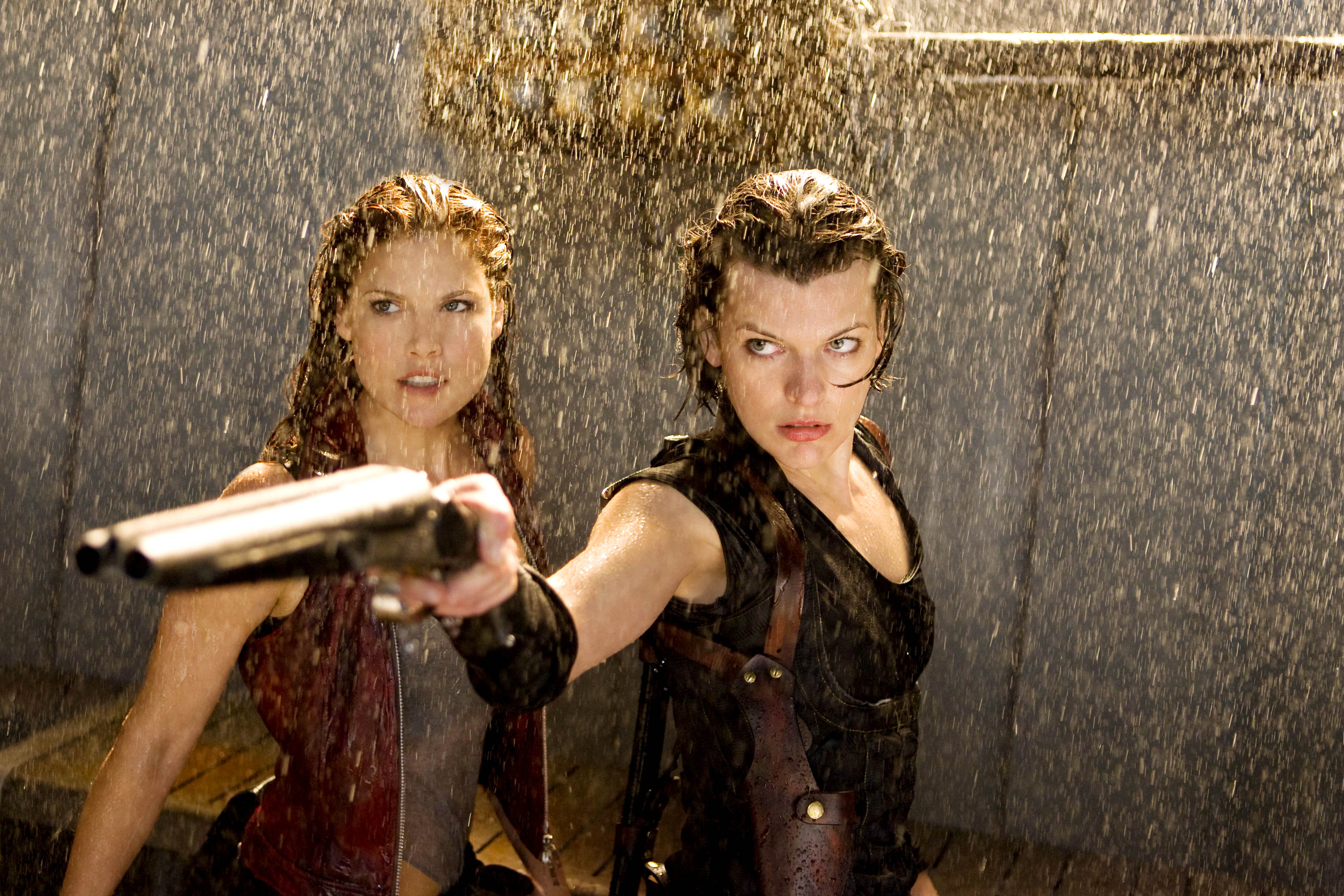 Ali Larter stars as Claire Redfield and Milla Jovovich stars as Alice in Screen Gems' Resident Evil: Afterlife (2010)