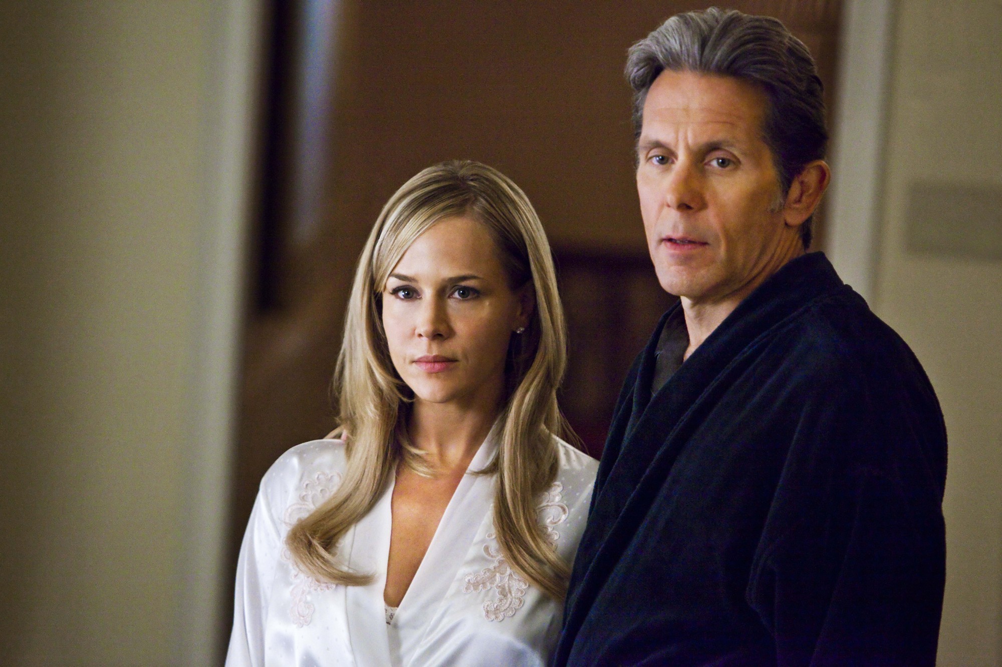 Julie Benz stars as Elise Laird and Gary Cole in TNT's Ricochet (2011)