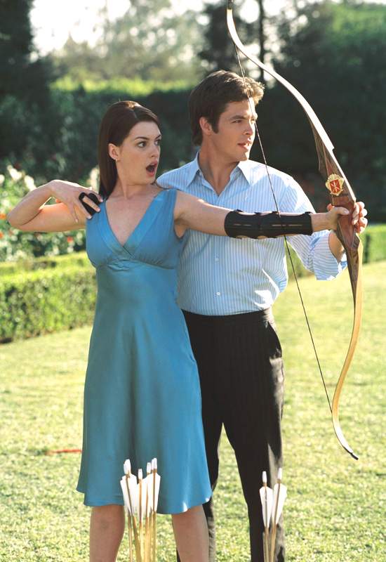 Anne Hathaway and Chris Pine in Walt Disney Pictures' Princess Diaries 2: Royal Engagement (2004)