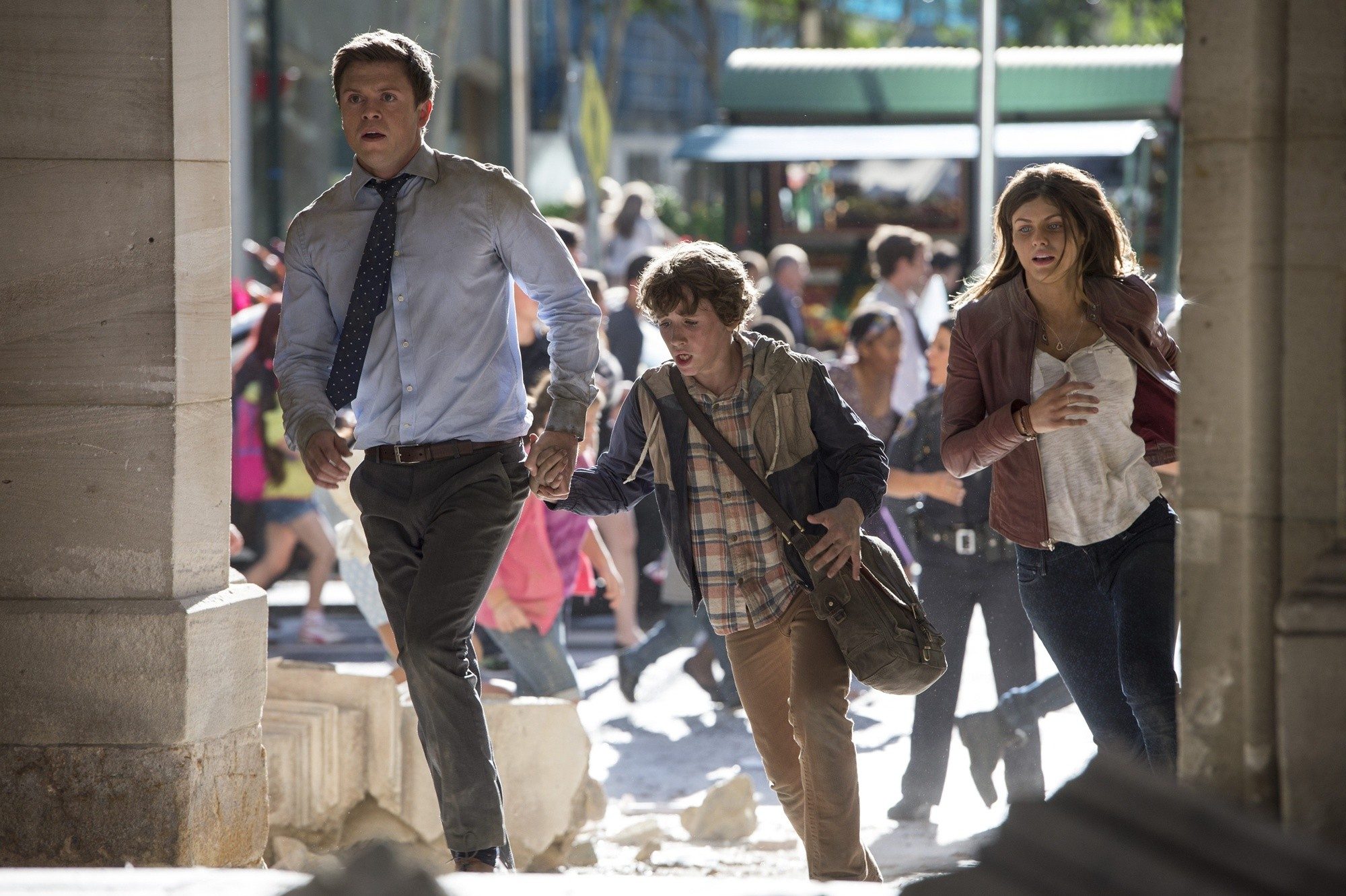 Hugo Johnstone-Burt, Art Parkinson and Alexandra Daddario in Warner Bros. Pictures' San Andreas (2015)