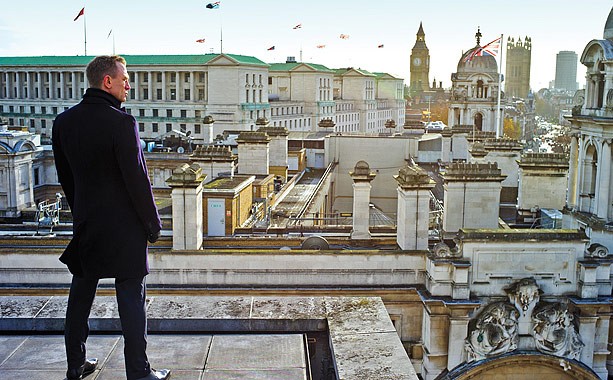 Daniel Craig stars as James Bond in Columbia Pictures' Skyfall (2012)