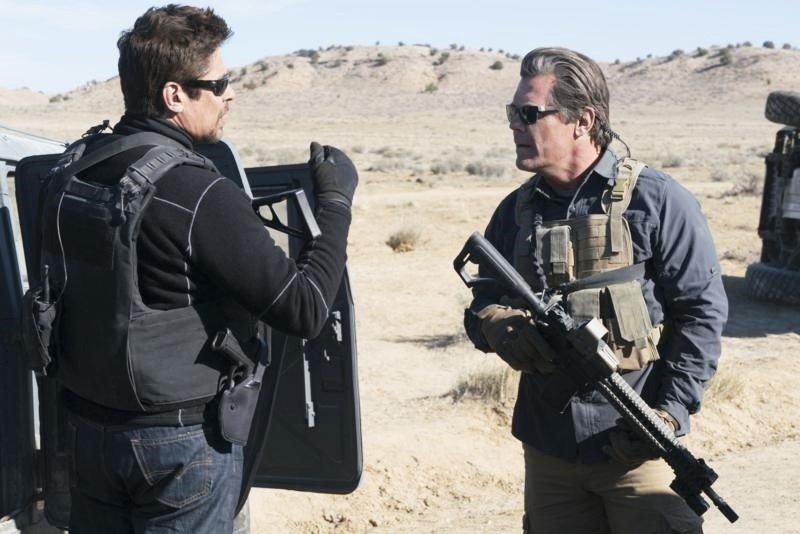 Benicio Del Toro stars as Alejandro and Josh Brolin stars as Matt Graver in Sony Pictures' Sicario: Day of the Soldado (2018)