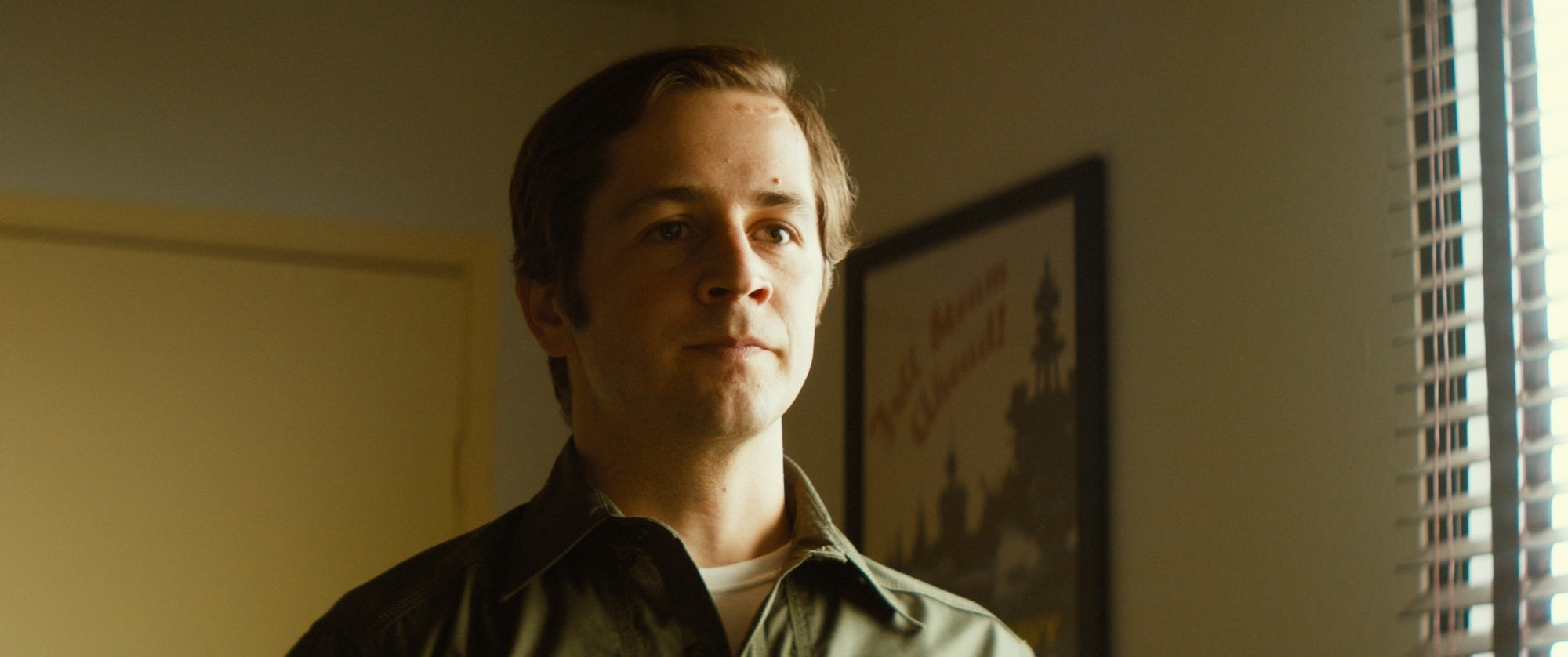 Michael Angarano stars as Ned Chipley in Netflix's Sun Dogs (2018)