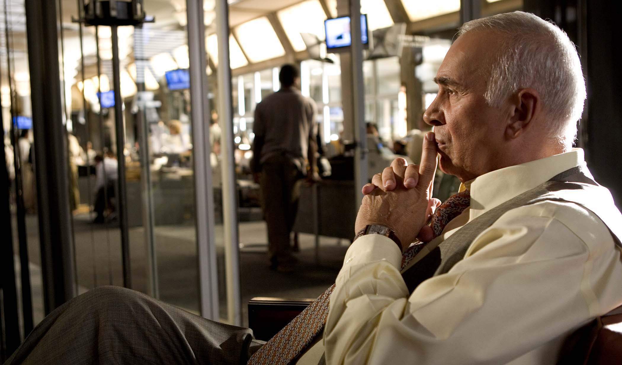 FRANK LANGELLA portrays Perry White in a scene from  Warner Bros Pictures' Superman Returns (2006)