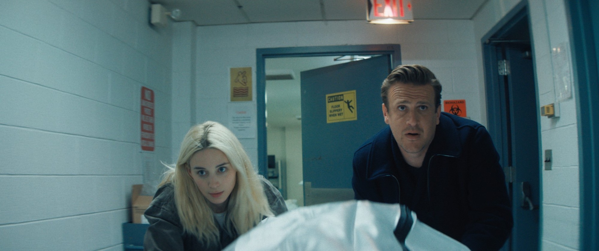 Rooney Mara stars as Isla and Jason Segel stars as Will in Netflix's The Discovery (2017)