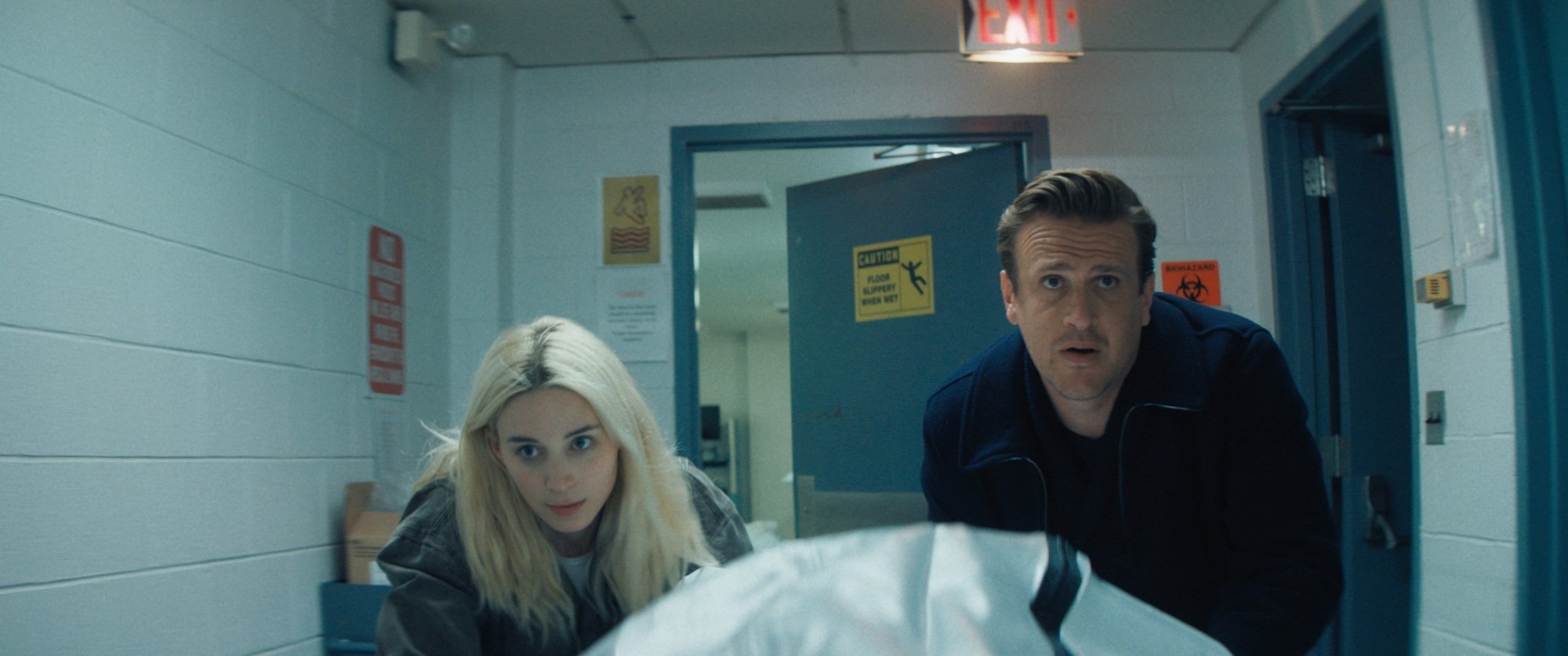 Rooney Mara stars as Isla and Jason Segel stars as Will in Netflix's The Discovery (2017)