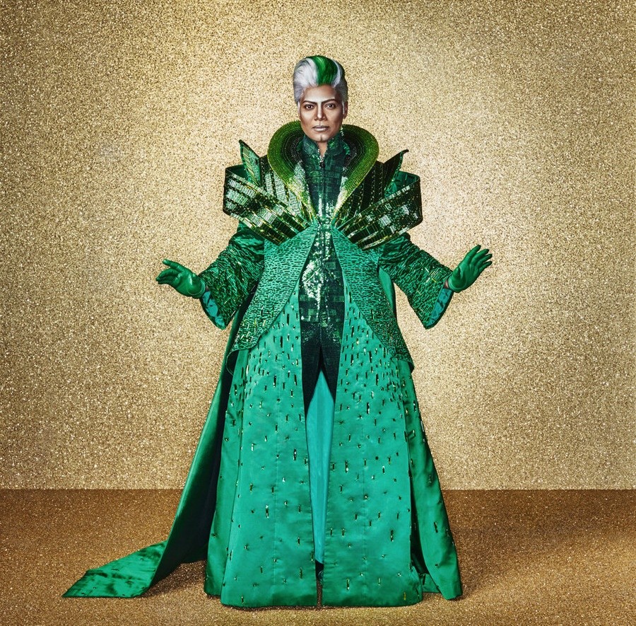 Queen Latifah stars as The Wiz in NBC's The Wiz (2015)