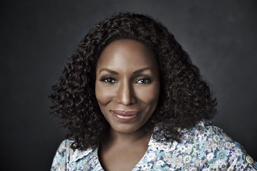 Stephanie Mills stars as Auntie Em in NBC's The Wiz (2015)