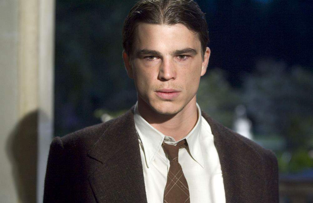 Josh Hartnett as Officer Dwight Bleichert in Universal Pictures' The Black Dahlia (2006)