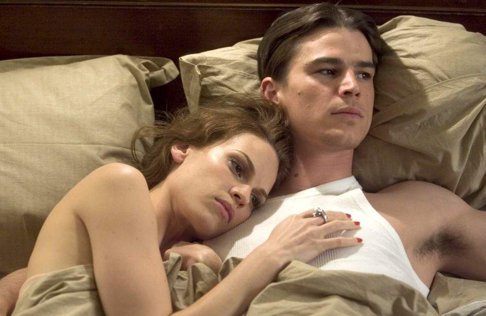Josh Hartnett and Hilary Swank in Universal Pictures' The Black Dahlia (2006)