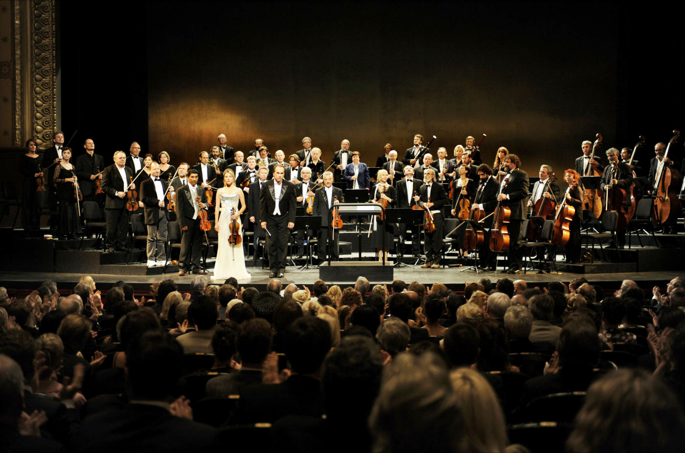 Beginning of the concert. Концерт. Концерт (2009). Концерт фото.