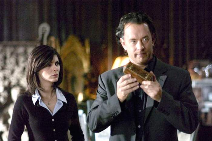 Audrey Tautou and Tom Hanks in Columbia Pictures' The Da Vinci Code (2006)