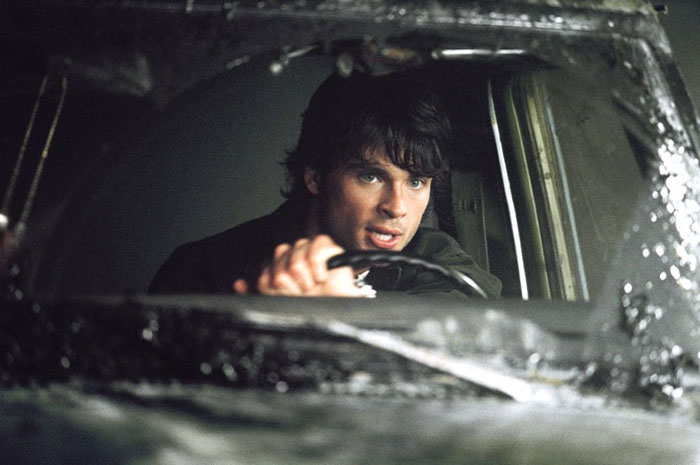 Tom Welling as Nick Castle in The Fog (2005)