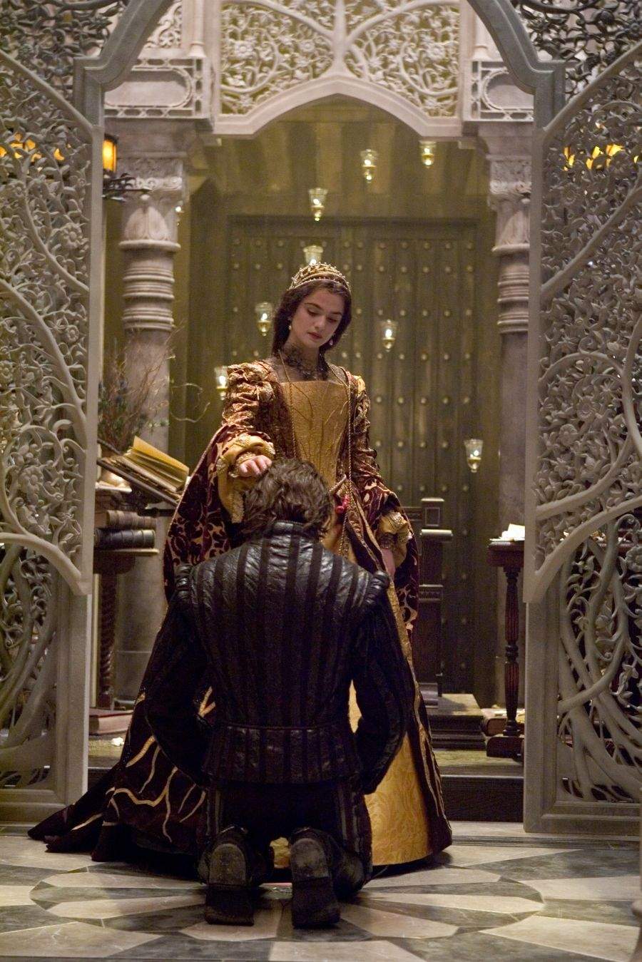 Hugh Jackman as Tom Verde and Rachel Weisz as Izzi in Warner Bros. Pictures' The Fountain (2006)