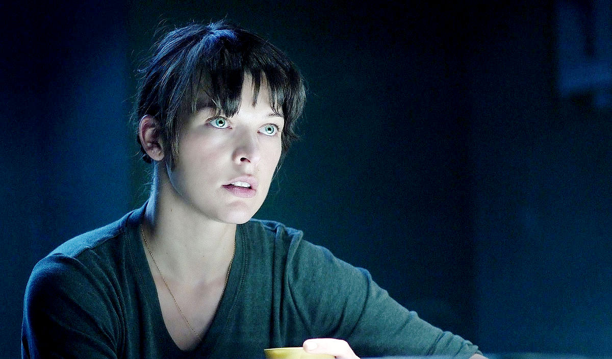 Milla Jovovich stars as Dr. Abigail Tyler in Universal Pictures' The Fourth Kind (2009)