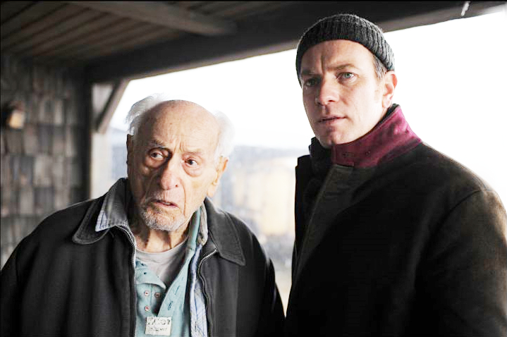 Eli Wallach (Vineyard old man) and Ewan McGregor in Summit International's The Ghost Writer (2010)