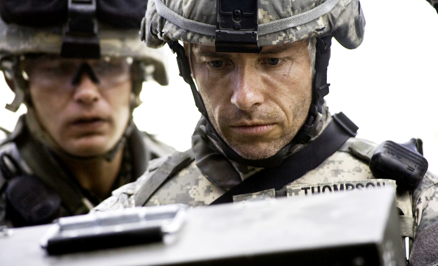 Guy Pearce stars as Sergeant Matt Thompson in Summit Entertainment's The Hurt Locker (2009). Photo credit by Ed Araquel.