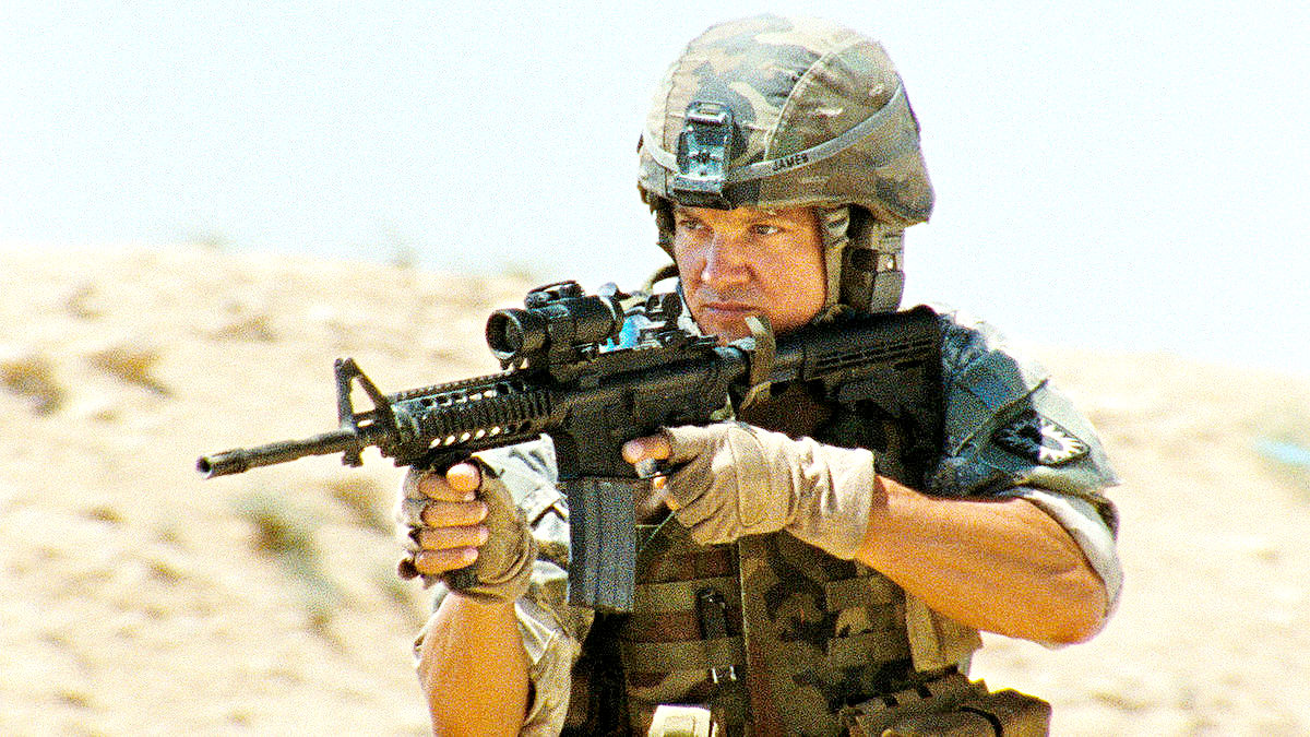 Jeremy Renner stars as Staff Sergeant William James in Summit Entertainment's The Hurt Locker (2009)