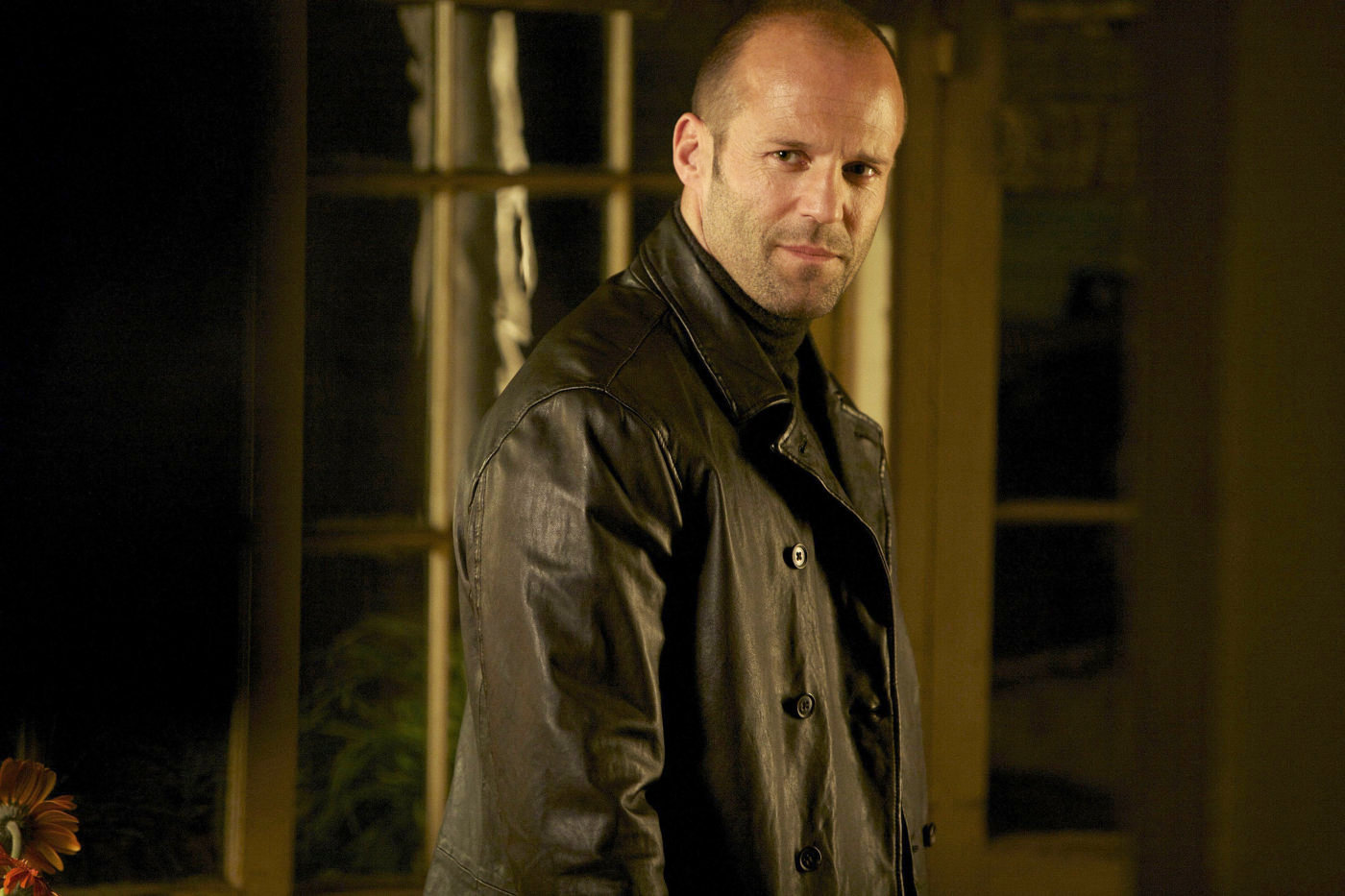 Jason Statham stars as Arthur Bishop in CBS Films' The Mechanic (2011)