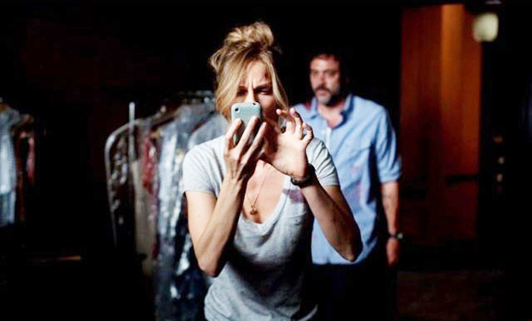 Hilary Swank stars as Dr. Juliet Dermer and Jeffrey Dean Morgan stars as Max in Hammer Films' The Resident (2010)