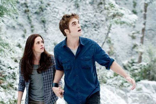 Kristen Stewart stars as Bella Swan and Robert Pattinson stars as Edward Cullen in Summit Entertainment's The Twilight Saga's Eclipse (2010)