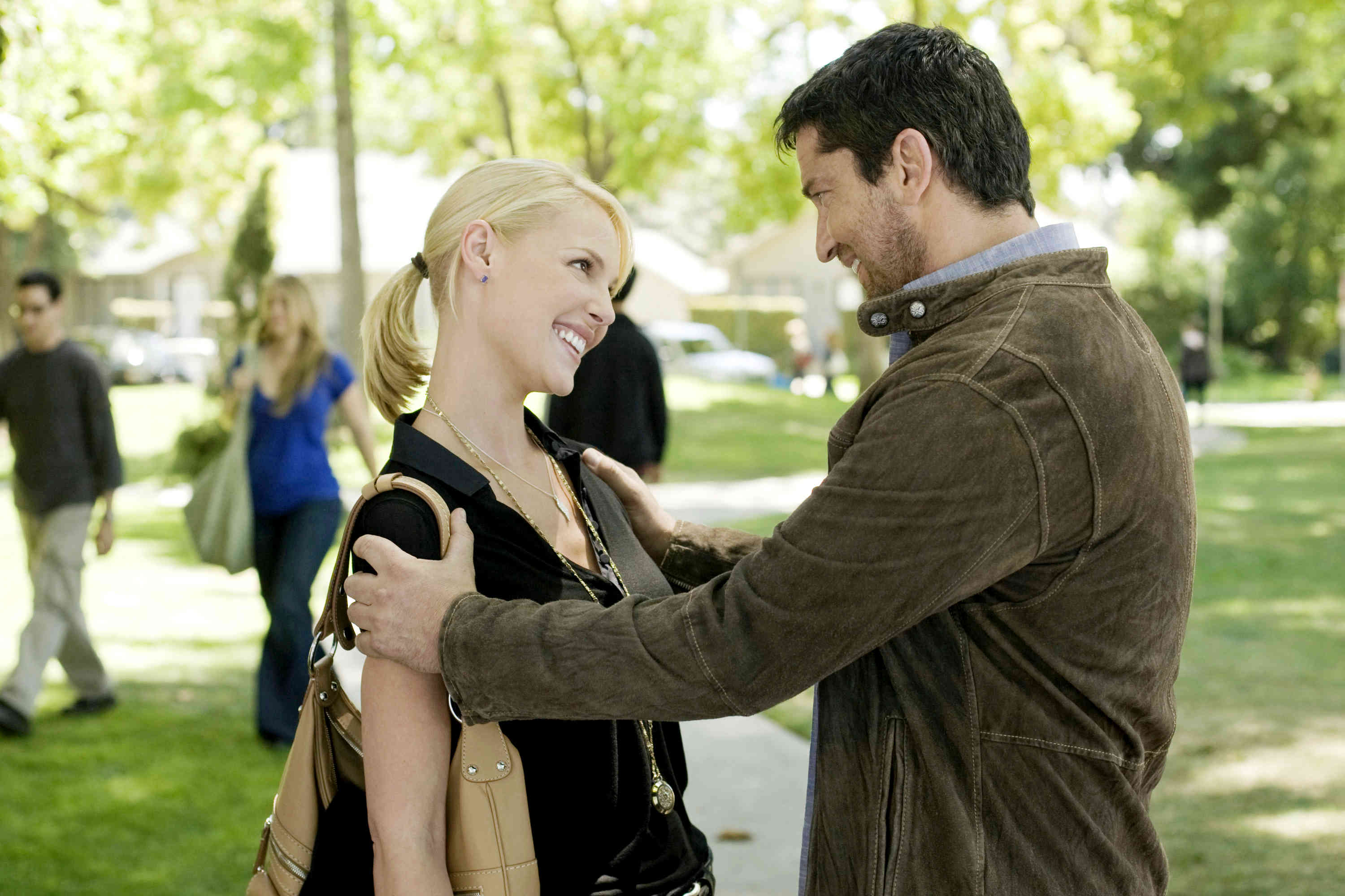 Katherine Heigl stars as Abby Richter and Gerard Butler stars as Mike Alexander in Columbia Pictures' The Ugly Truth (2009)