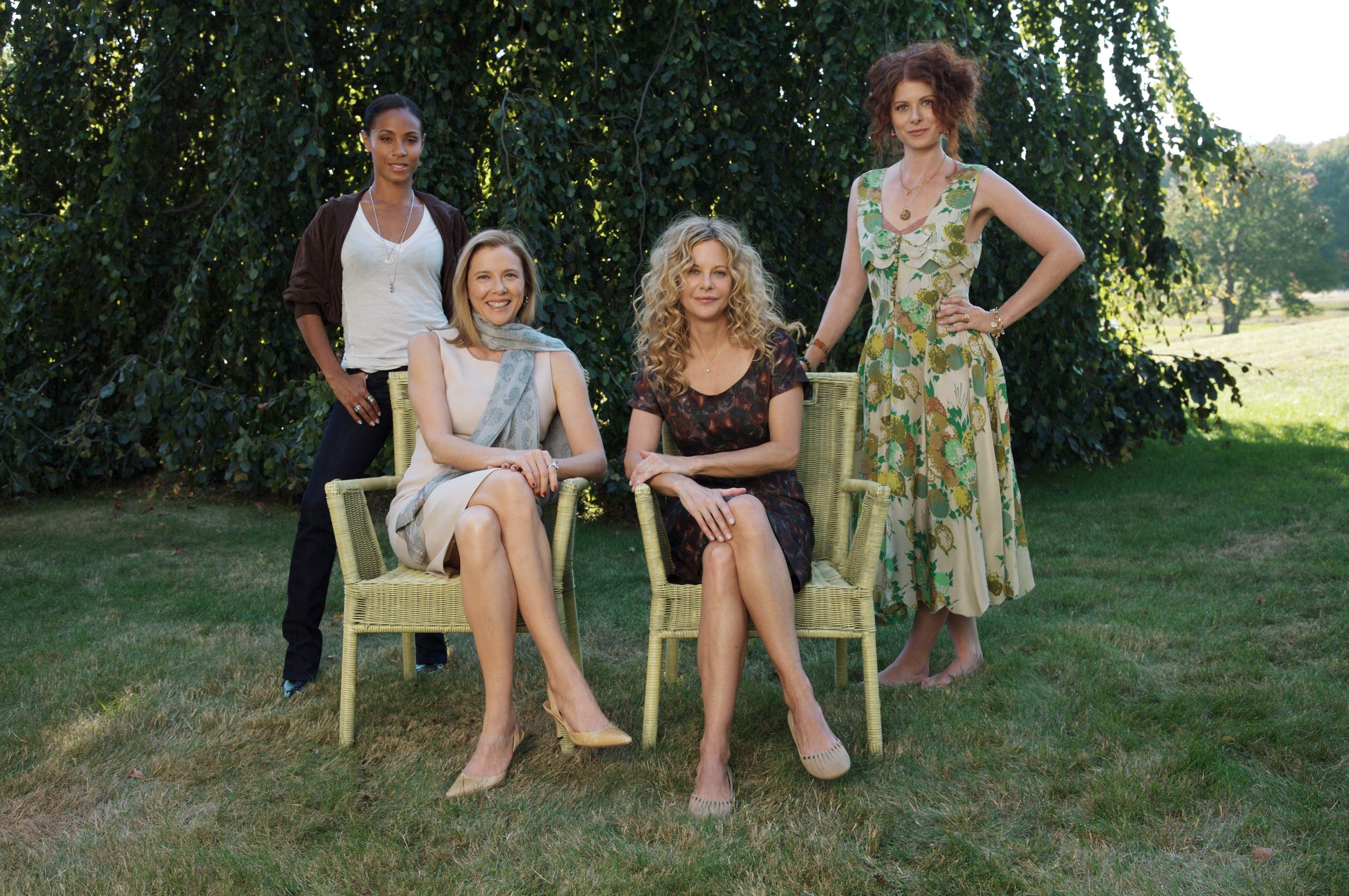 Jada Pinkett Smith, Annette Bening, Meg Ryan and Debra Messing in a scene from The Women(c), directed by Diane English 2008 - A Picturehouse release / photographer: Claudette Barius.