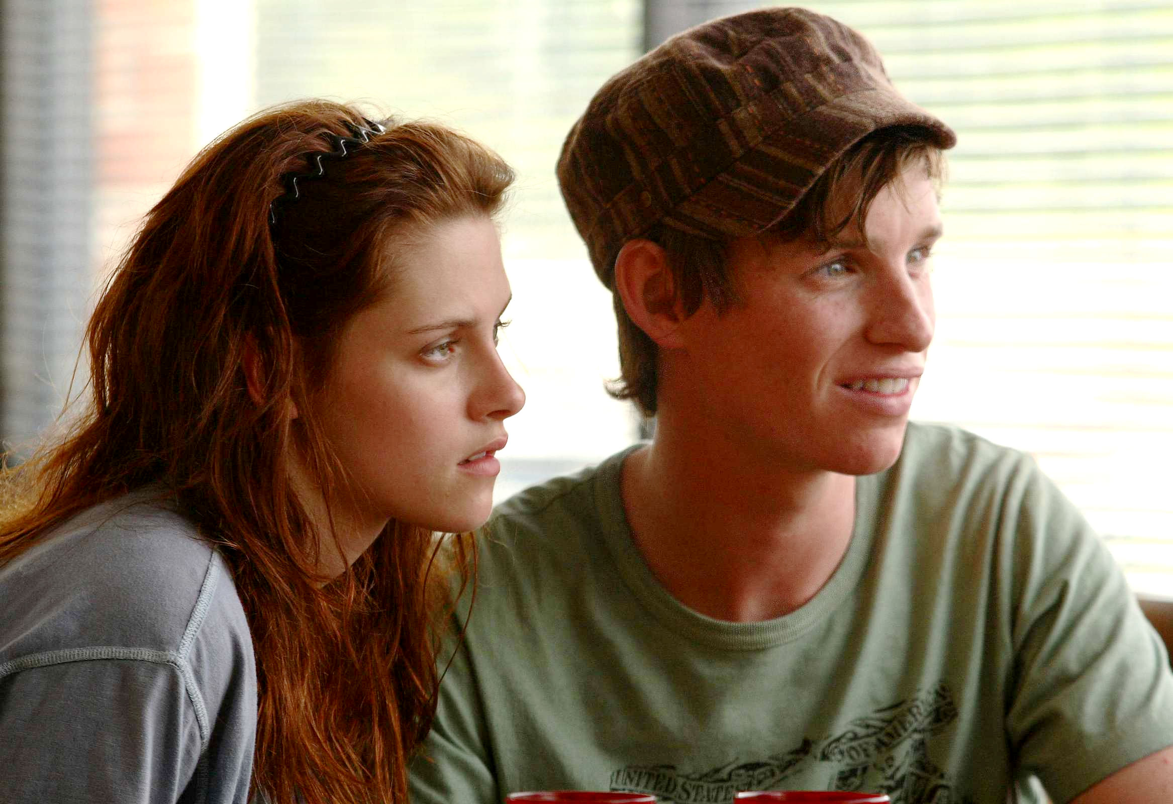 Эдди редмэйн и кристен стюарт. Жёлтый платочек счастья эдди редмэйн. Сумеречные фильмы для подростков. Жёлтый платочек счастья фильм 2008. Платочек фильм 2008.