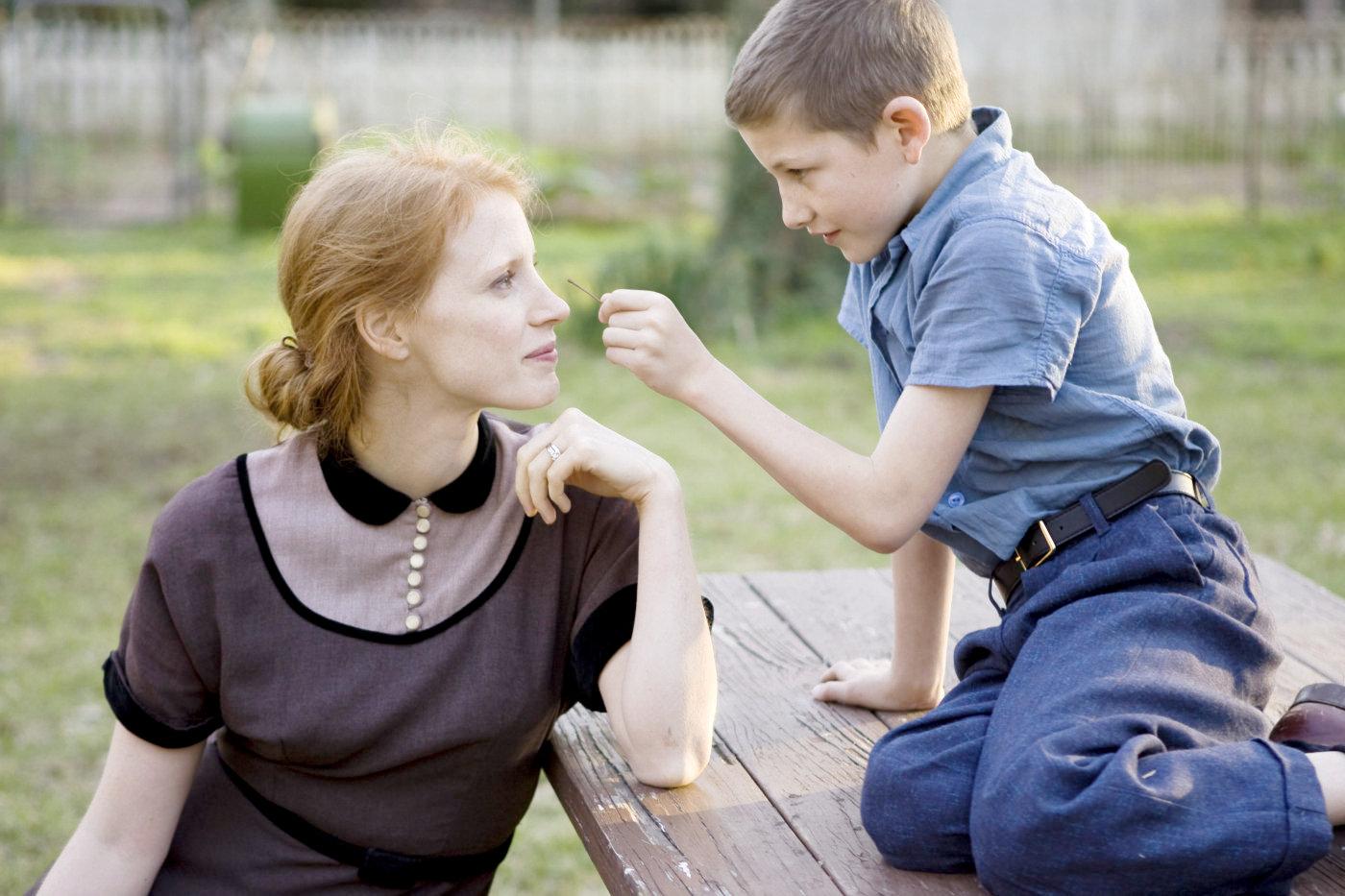 Jessica Chastain stars as Mrs. O'Brien and Brayden Whisenhunt stars as Jo Bates in Fox Searchlight Pictures' The Tree of Life (2011)