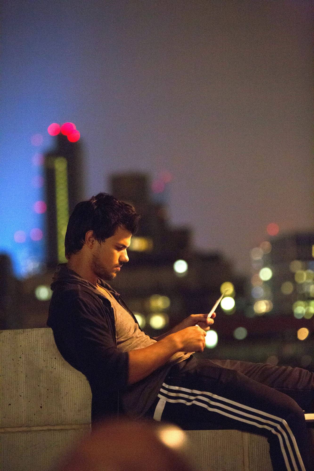 Taylor Lautner stars as Cam in Saban Films' Tracers (2015)