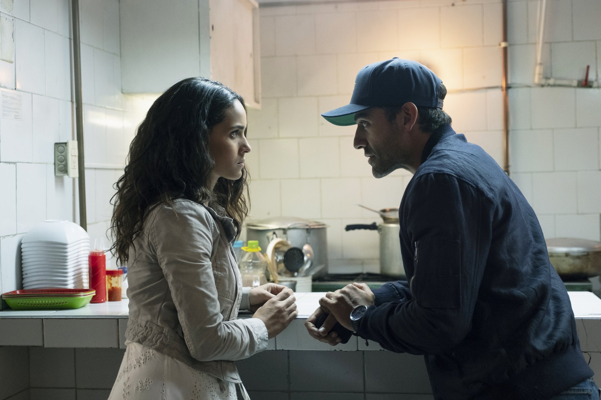 Adria Arjona stars as Yovanna and Oscar Isaac stars as Santiago 'Pope' Garcia in Netflix's Triple Frontier (2019)